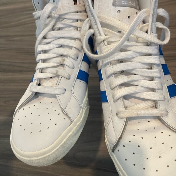 [SOLD] Adidas mid top shoes - Picture 5 of 8